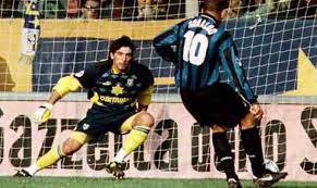 Gianluigi buffon has sealed an improbable return to parma calcio 1913 after 20 years away from stadio ennio tardini. Quando Buffon Spiego L Addio Spero Che I Tifosi Mi Capiscano Forza Parma