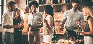 Pensez aux légumes et fruits frais , aux assiettes repas comme les buddha bowls , au poisson en papillote , brochettes et viandes grillées. Idees De Diner Leger Entre Amis Le Blog Anaca3 Com