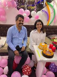 When samantha's tenth birthday party is spoiled by the boy next door, aunt cornelia and her young twin sisters try to ease samantha's disappointment by inviting her and. Wgyzvtpxn 0f4m