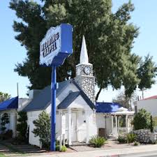 Célébrez votre mariage à graceland à las vegas ! View Graceland Wedding Chapel Las Vegas