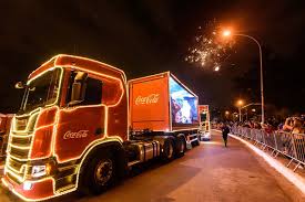 Hoy desfile de caravana de la coca cola, cierre en v carranza de galerías hasta coss, a partir de las 5 de la tarde. Confira O Roteiro E A Data Da Caravana De Natal Da Coca Cola