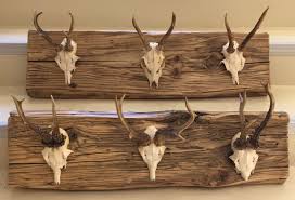 Le Fineza Meran Merano Home Interior Chalet Design Deko Wohnaccessoires Einrichtung Geweih Hirsch Stierfell Brasilie Chalet Design Wohnaccessoires Haus Zubehor