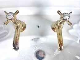 Mit einem neuen wasserhahn kannst du deinem badezimmer einen vollkommen neuen look verpassen und es verschönern. Getrennte Wasserhahne In Grossbritannien Handewaschen In England