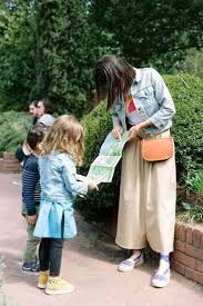 Travel With Kids In Style Lisa Mayock Cool Mom Entrepreneur And Founder Of Monogram Rocking The Waverley Convertib Lo Sons Bags Crossbody Bags For Travel