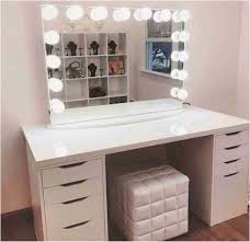 Epingle Par Eva Monnard Sur Coiffeuse Idees De Coiffeuse Vanite Ikea Deco Chambre Coconing