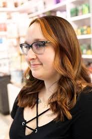 Tendances coiffure 2021: simplicité et naturel