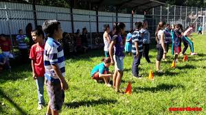 A los adolescentes les gusta los retos para reducir los riesgos de contraer esos padecimientos , mauricio rueda , profesor de educación física y entrenador deportivo, sugiere activar a los. Juegos De Obstaculos Con Lo Ninos Youtube