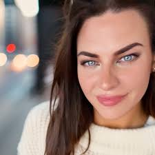 Tuft the Silkie Discovers His Shadow: Simat, NJ, Carver, Eva:  9798878799249: Amazon.com: Books