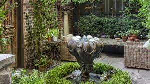 You must have read alice in wonderland (or seen the movie) and imagined how cool it must be to escape to your own wonderland. Tour A Stunning Secret Garden In The City Youtube