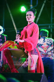 เปิดเงินเดือน แดนเซอร์ ลำไย ไหทองคำ ชายแท้ ซิวรายได้ 1 แสน  กำลังเปิดรับสมัคร | Thaiger ข่าวไทย