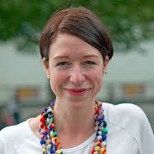 Kat Davis's Instagram, Twitter & Facebook