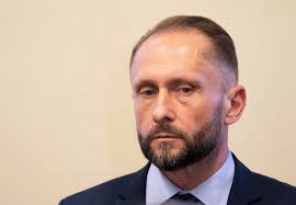 Kamil durczok hatte einige verschiedene frisuren in letzter zeit. Weksle Kamila Durczoka Sledztwo Przedluzone Do Konca Lutego Wiadomosci