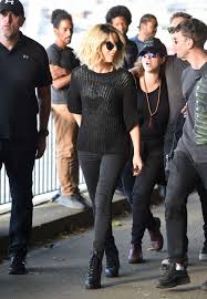 Beckinsale plays a woman using electric shocks to control violent outbursts, seeking revenge of a murdered boyfriend. Kate Beckinsale On Set Of Upcoming Action Film Jolt 12 Gotceleb