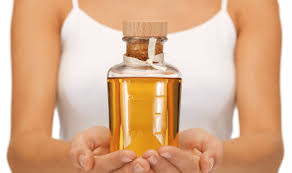 Olive oil is a popular ingredient in conditioners and moisturizing treatments, but you can also experience the benefits of olive oil on healthy hair at home by making your own diy hair mask made with olive oil and another surprising ingredient from your kitchen: How To Make Olive Oil Hair Mask 3 Homemade Olive Oil Hair Mask For Dry And Damaged Hair India Com
