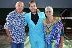 Wiki 🔗 lyrics 🔗 γιωργοσ μαζωνακησ. Giwrgos Mazwnakhs Fwtografizetai Agkalia Me Toys Goneis Toy Pic Vipnews