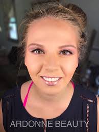 This girl right here 😍💋 Happy Graduation Day my sweet friend Sara, such  an honor to get to do your prom makeup your senior year! Best of luck in  life and adulting!!!! 💋💋💋