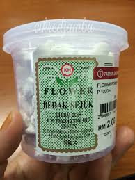 Mummy dah hilang idea nak baikkan pipi zhafran, mummy letak bedak sejuk. Bedak Sejuk Flower Untuk Jerawat