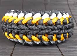The basic principle for making a three strand braid is to alternate the cords you put into the middle space. 74 Diy Paracord Bracelet Tutorials Explore Magazine