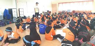 Looking for some effective team building exercises to bring your team together? Team Building Bersama Asia Camp Asiacamp