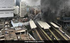 The london fire brigade said 10 fire engines and approximately 70 firefighters were attending the scene, and urged people to avoid the area. Rlmefe5rmyiu5m