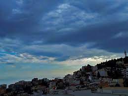 Απαλλαγμένη από τα πιθανά αρνητικά υπονοούμενα της καθημερινής της χρήσης. Kairos Sthn Kabala Epanerxetai H Kanonikothta Sth 8ermokrasia Erxontai Broxes Kai Kataigides Kavala Post