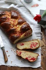 Brioche Tressee Moelleuse Au Mascarpone Et Pralines Roses Recette En 2020 Brioche Tressee Brioche Praline Rose