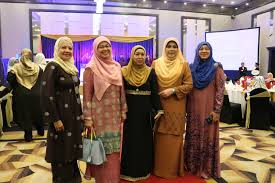 Senior associate, messrs amir khusyairi & associates. Glitz Glamour Di Majlis Makan Malam Ulang Tahun Ke 10 Salehuddin Saidin Associates Azie Kitchen