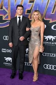 Scarlett johansson news, gossip, photos of scarlett johansson, biography, scarlett johansson scarlett johansson is rumoured to have hooked up with justin timberlake (2007), benicio del toro. Scarlett Johansson And Colin Jost Are Engaged Marie Claire Australia