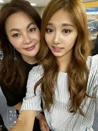 Meet The Only Women More Beautiful Than Twice Their Mothers Koreaboo Temukan pin ini dan lainnya di nayeon twice oleh yxex. than twice their mothers