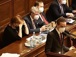 Důvodem je jak podezření ze střetu zájmů premiéra, tak i hrozící obžaloba v kauze čapí hnízdo. Nq6dymjeshz5lm