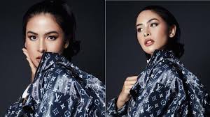 Am6 yang ditunggu yang diharap em7 a7 biarkanlah semesta bekerja. Chord Gitar Lagu Kamu Dan Kenangan Maudy Ayunda Kunci Gitar Dasar Mudah Dimainkan Dari Am Tribunnews Com Mobile