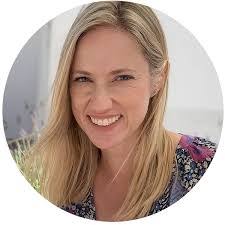 Jennifer Deitz's Instagram, Twitter & Facebook