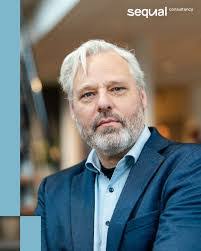 John Bom's Instagram, Twitter & Facebook