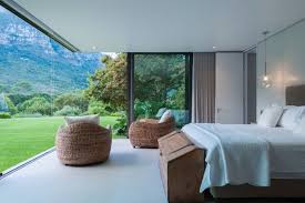 This Modern And Private Master Bedroom Suite Has Sliding Glass Walls That Open The Space Up Com Home Decor Bedroom House Architecture Design Luxurious Bedrooms