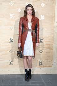 This cynthia rowley dress is the ideal summer frock and one we'd wear with either heels or sneakers. Celebrities On The Red Carpet April 17 2017 Savoir Flair