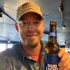 Troy Pennington (@TroyCheyne)