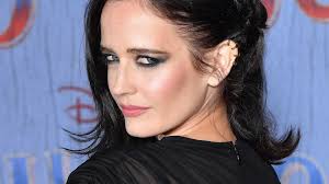 And Just Like That' Season 3 Episode 10 Ending Explained: Does Carrie  Finally Sleep with Duncan Reeves?