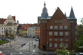 Für deutsche bank filiale stralsund in stralsund sind noch keine bewertungen abgegeben worden. Stralsund Stadt Informationen Banken Geldautomaten Deutsche Bank