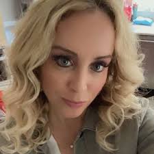 Becky Anders (@beckyanders)