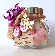 что подарить парню на 14 февраля если только начали встречаться Steklyannaya Banka S Konfetami Idei Podarkov Podarki Svoimi Rukami Podarochnye Banki