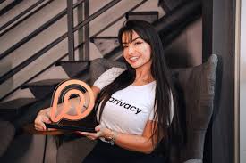 Emanuelly Raquel imagery - stunning shots of Emanuelly's beauty