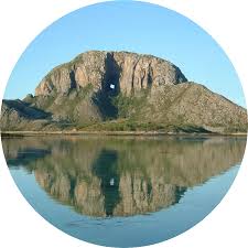 Discover torghatten in brønnøy, norway: Hullet I Torghatten I 2020 Bilder Fjell Land