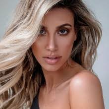 Ashley Cutright's Instagram, Twitter & Facebook