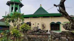Terdapat beberapa teori tentang kapan tepatnya islam masuk ke nusantara. Sejarah Masjid Jami Kalipasir Sudah Berdiri Sejak Tahun 1412 Hingga Awal Mula Islam Masuk Tangerang Tribun Jakarta