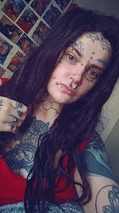 Hey Lisa is it possible you could pm me just looking for some advise from a  piercer thank you.