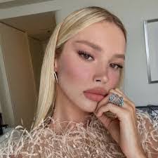 Darcy Belcher's Instagram, Twitter & Facebook