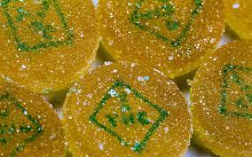 Dec 26, 2018 · with a full stomach, the majority of people feel the effects of cbd edibles within an hour or longer. How Long Do Cannabis Edibles Take To Kick In Cannabismd
