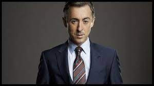 Inside eli gold's metamorphosis alan cumming, who plays eli gold on the cbs hit drama the good wife, discusses how his character has changed over the years and what may be in. The Good Wife Reasons Why We Re Glad Eli Gold Is Back On The Campaign Trail Good Wife Straight Guys Actors