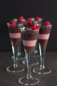 Dark Chocolate And Raspberry Panna Cotta By Daydreamerdesserts Via Flickr Doces De Copinho Receitas Saborosas Sobremesas