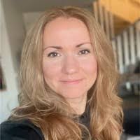 Kristine Toth's Instagram, Twitter & Facebook